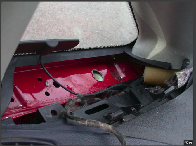 Karosserie innen - Bereich Dreiecksfenster.png