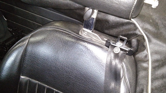 Halter Sicherheitsgurt Triumph Spitfire.jpg