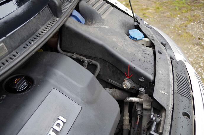09 Alarmanlage motorraum.JPG