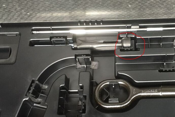 Bordwerkzeug_Schraubenschluessel.JPG