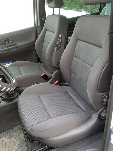 Fahrersitz_Sharan.jpg