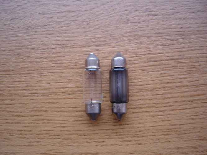 Kennzeichenleuchte-Soffitte-C5W-Neu-Alt.JPG