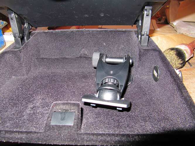 Steckdose-samt-Handy-Halter.jpg