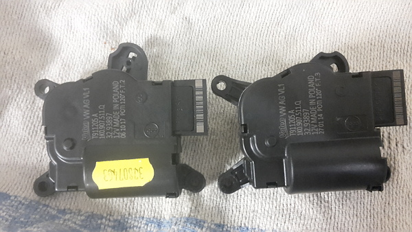 Stellmotor Temperaturklappe rechts alt und neu Stellmotor alt und neu.jpg