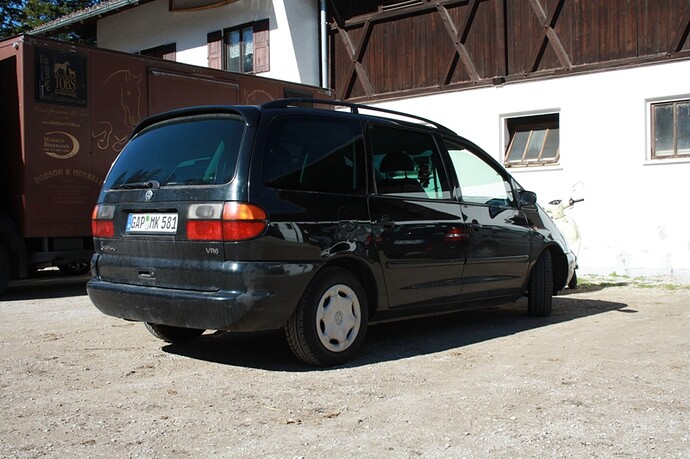 VW Sharan VR6 rechts.JPG
