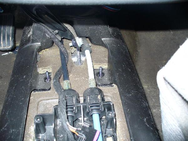 Schaltseile wechseln - Stütze und Lüftungskanal 6f605362922eaf74139e3e1e0f064236.jpg
