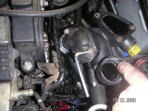 Thermostat wechsel 310de14221db8f779d4e9a0366c640e7.jpg