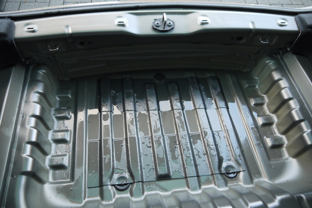 Wasseransammlung im hinteren Kofferraumboden - VW Sharan III, Seat Alhambra  III ab 2010 - Sharan Galaxy Alhambra Forum
